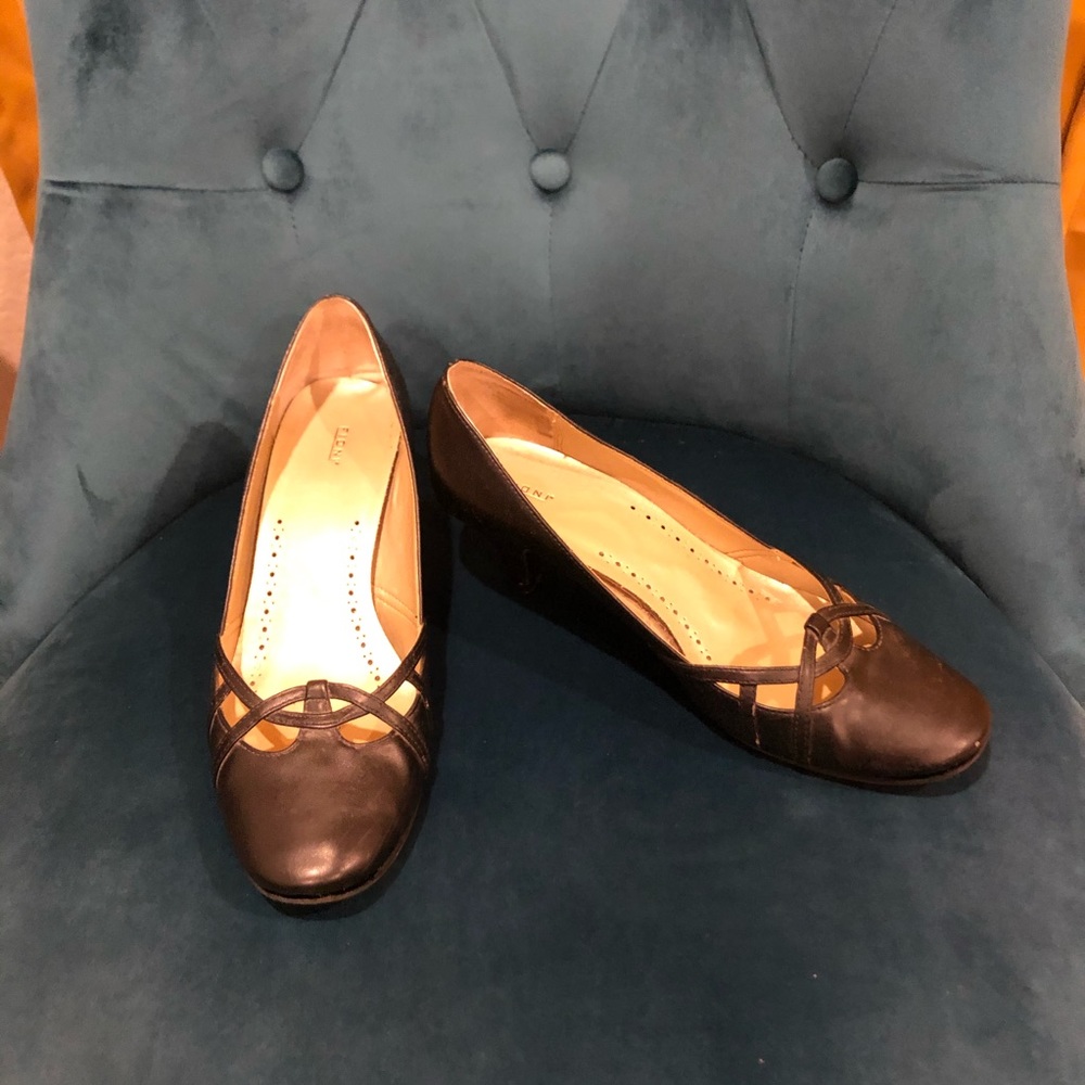 Vintage Inspired Kitten Heel Pumps